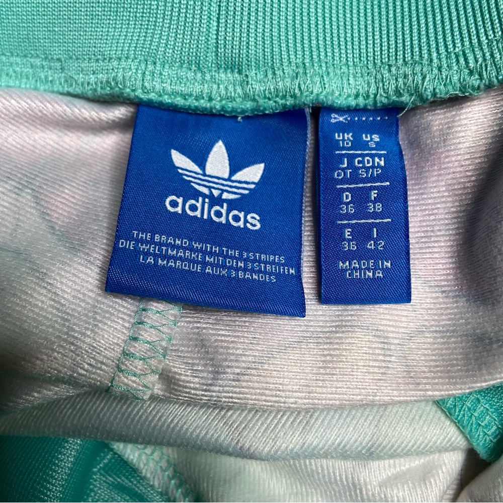 Adidas Borbofresh Butterfly Print Shorts Size Small - Picture 4 of 10